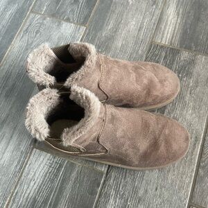Cozy Tan Suede Boots with Faux Fur Lining